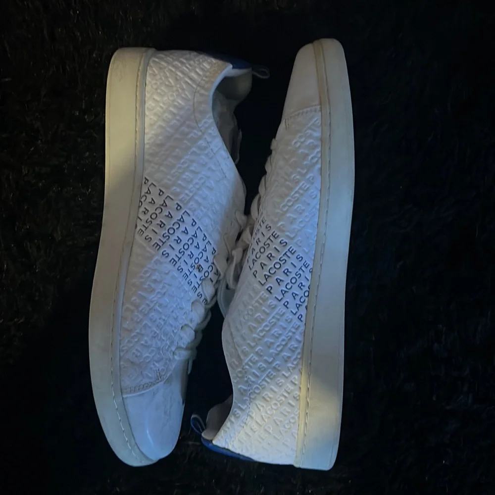 Lacoste - Picture 2 of 3